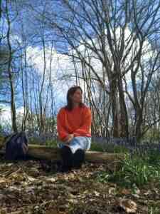 Lore Janssens Heuvelland relaxatietherapeut in bos