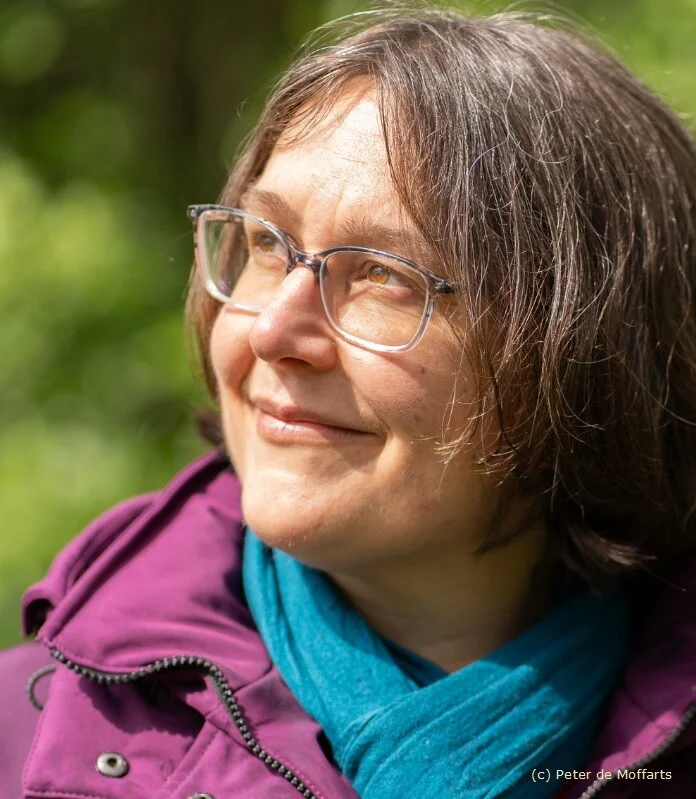 www elinde be klanktherapie soundhealer kunstenares schrijfster freelancer wie is eline2 high